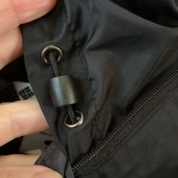 Columbia Jacket Men’s Large Black Packable Hooded Windbreaker Lightweight Rain - Picture 6 of 8